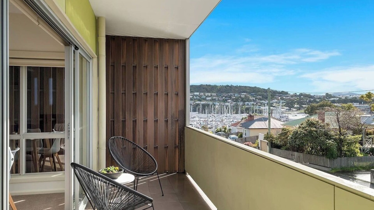 Bellerive Apartment | Bellerive Quay Modern Living with Yacht Club Views