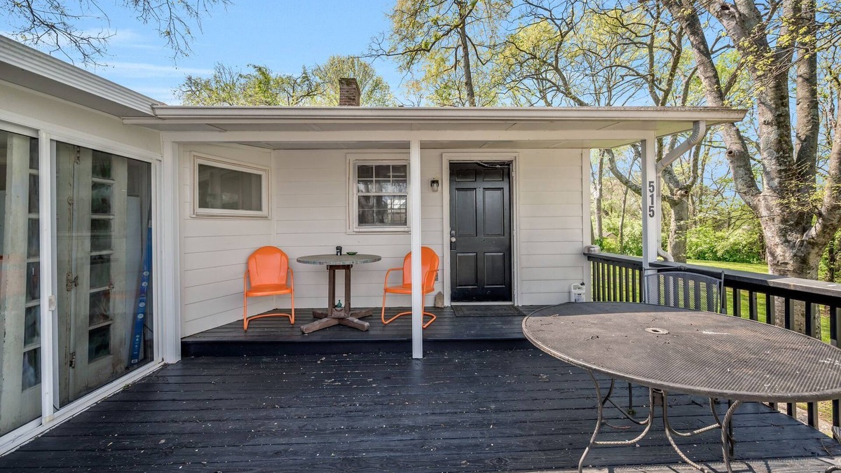Creekside Meadows Condos House | Bellevue Cottage