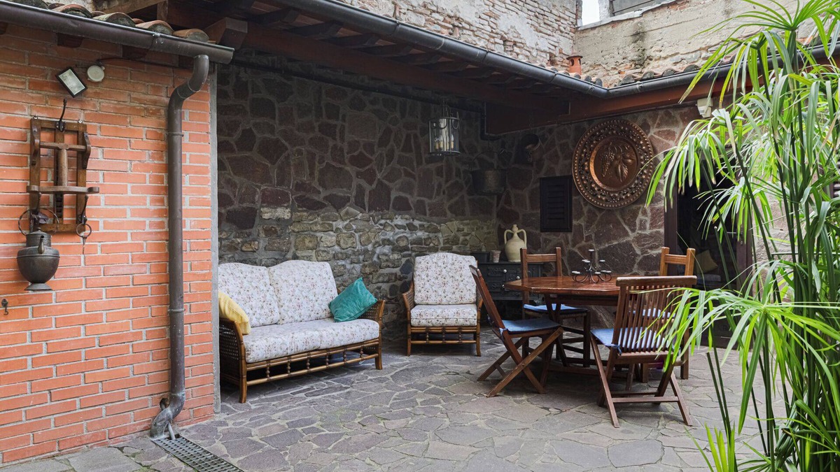 Santo Spirito Apartment | Bellosguardo/San Francesco di Paola with private garden