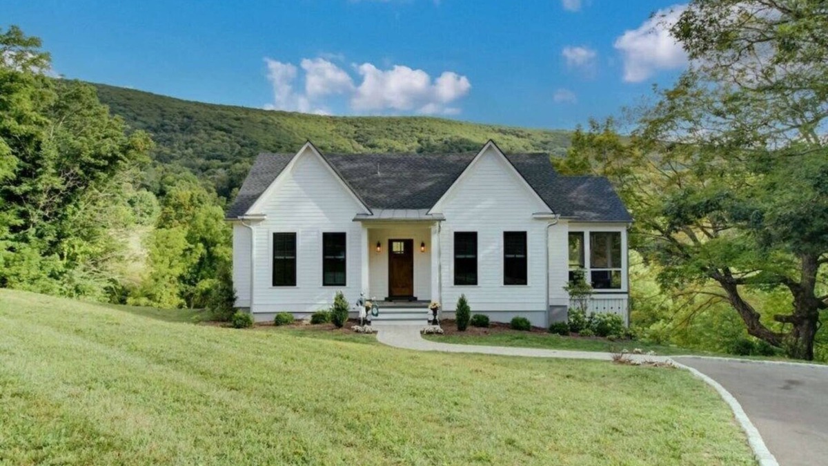 Hot Springs House | Bellview Cottage - MOUNTAIN HOUSE VACATION RENTAL