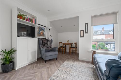 Belfast Apartment | Belmont Apartment