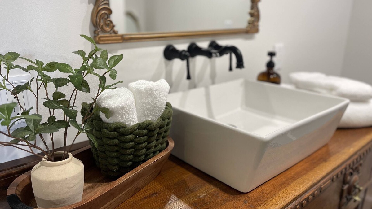 Belmont Historic District Apartment | Belmont Millside Studio