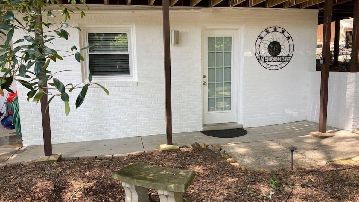Harbor House Apartment | Belmont NC Riverfront 2-Bedroom Garden Suite