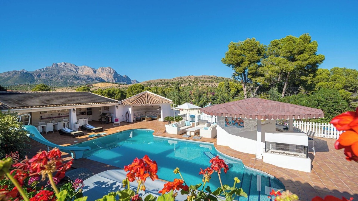 La Colina Villa | Belmonte Lux Family Villa with Sea View, Pool, Terrace & Wi-Fi