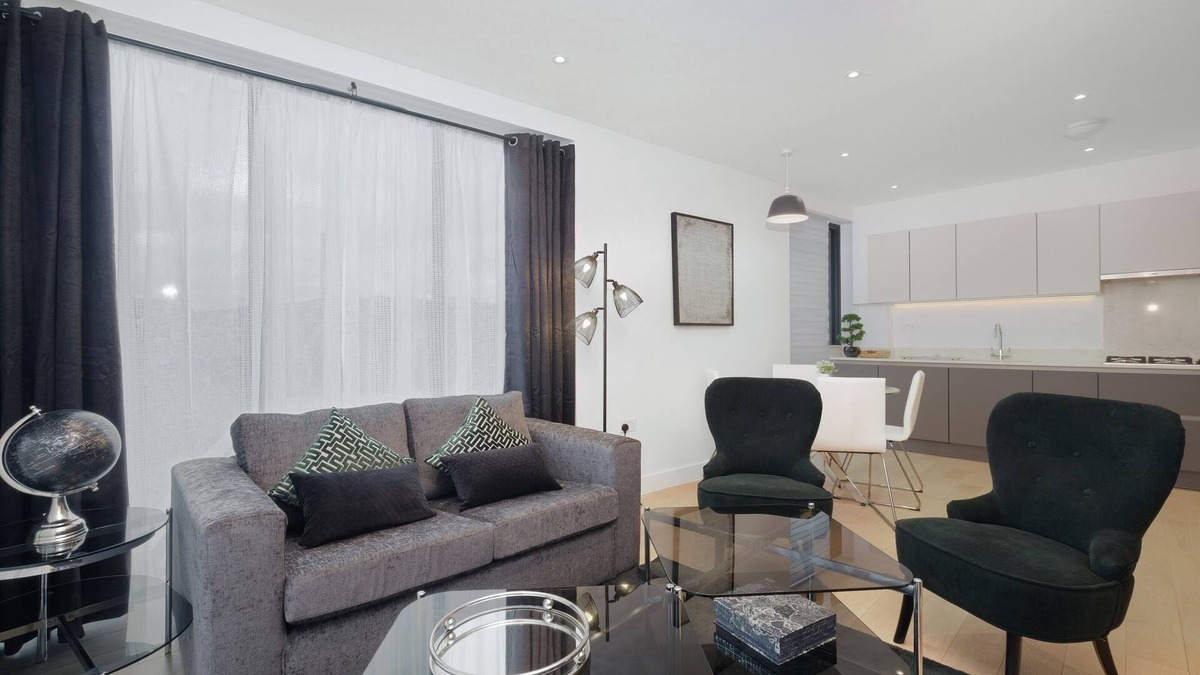 Belmont Apartment | Belmore 2 Bedroom Luxury Apt with Parking in Stanmore, North West London - 15