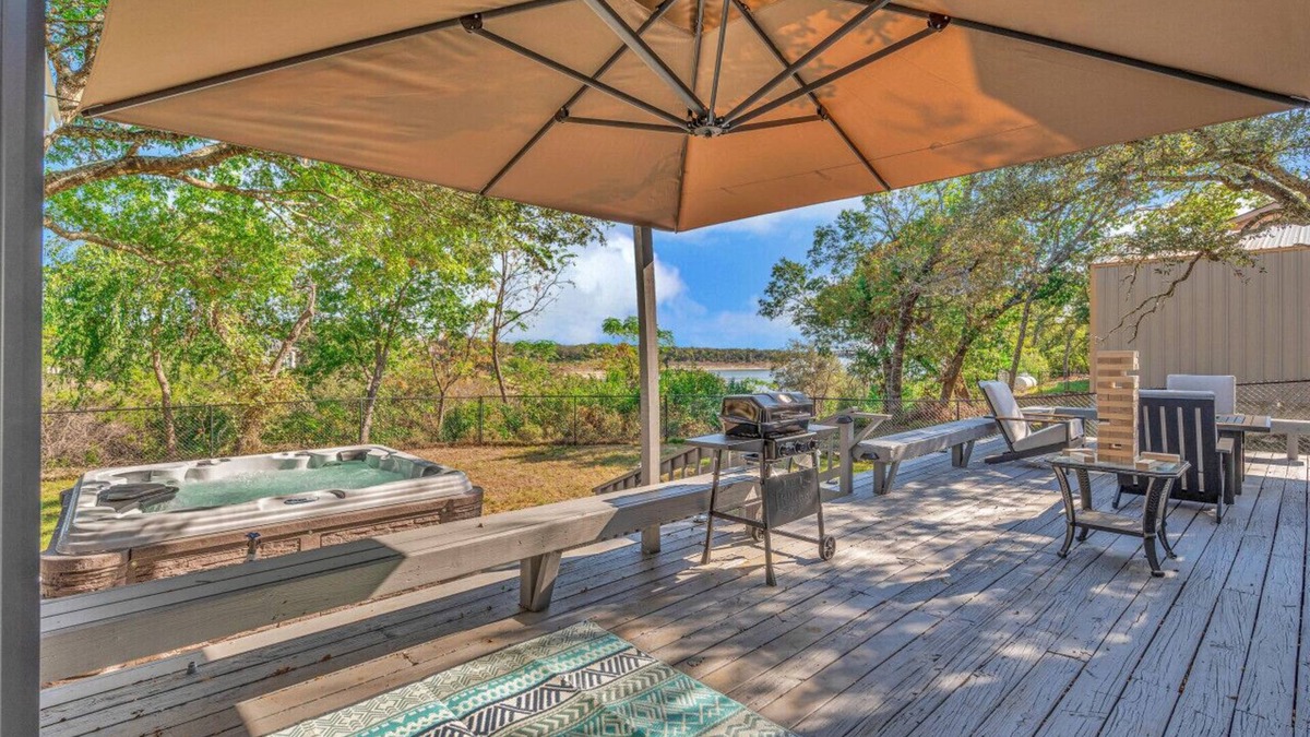 Belton Apartment | Belton Lakeview | Game Room | Hot Tub | Fireplace