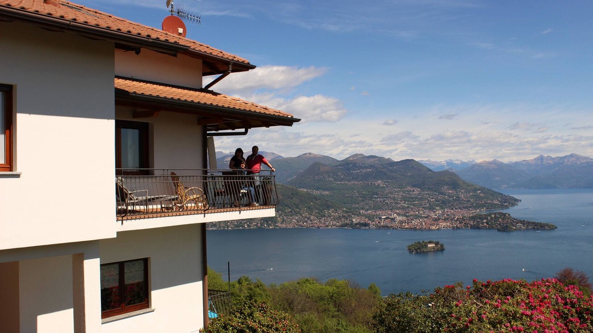 Levo Apartment | BELVEDERE APARTMENT 2 PRIVATE TERRACE ON THE LAKE