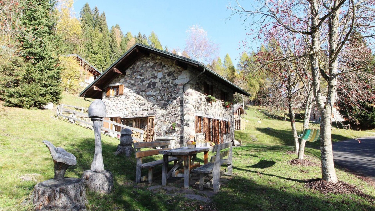 Pieve Tesino Ski Chalet | Belvilla by OYO Baita Silana