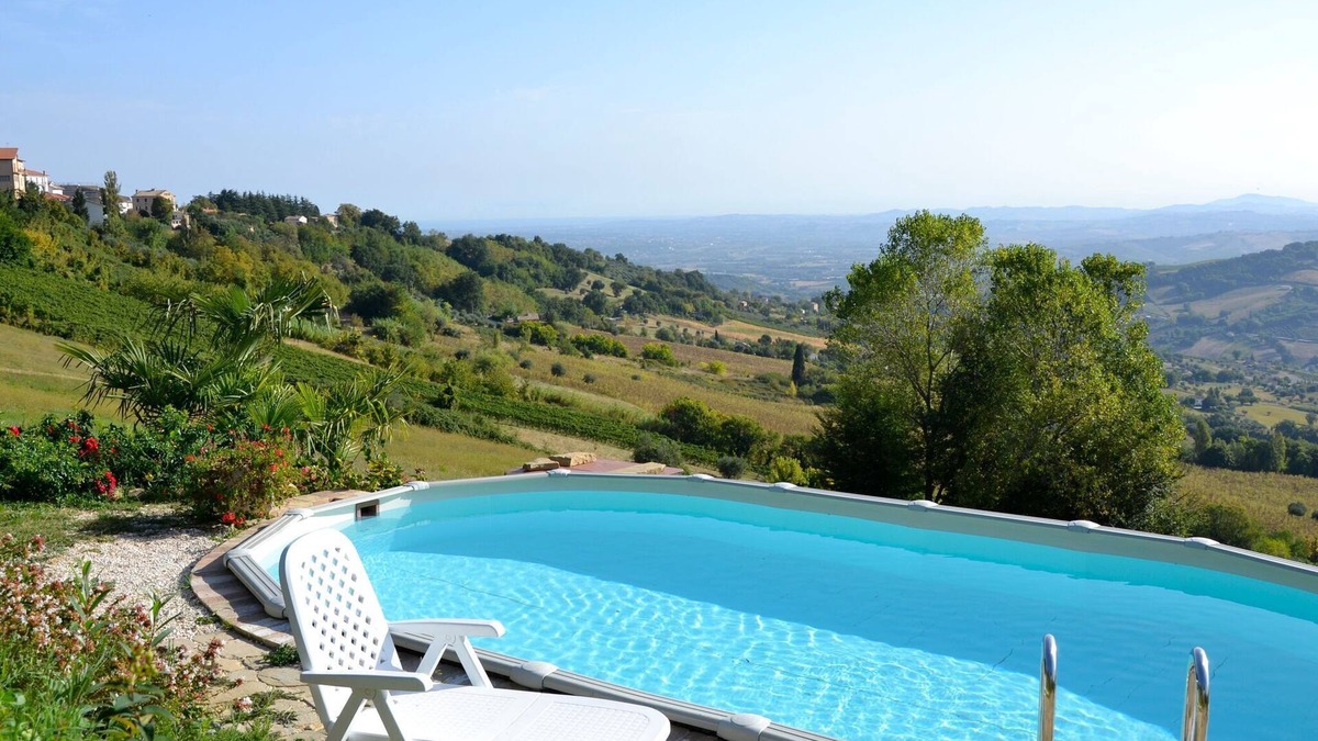 Cupramontana House | Belvilla by OYO Rose di Fratta 1-2-4
