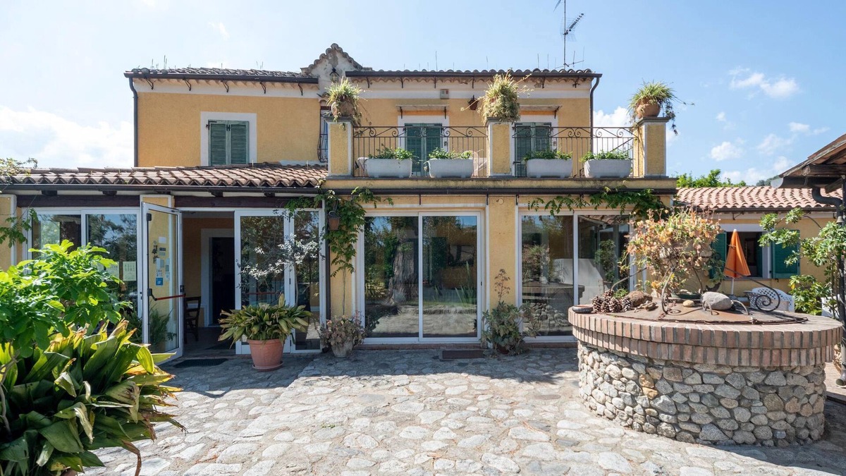Stilo House | Belvilla by OYO San Giovanni