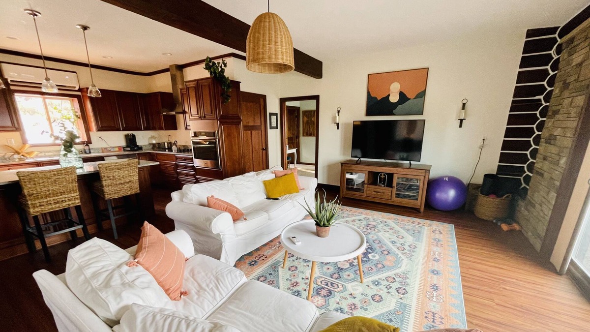 Bend House | Bend Mountain View Guesthouse