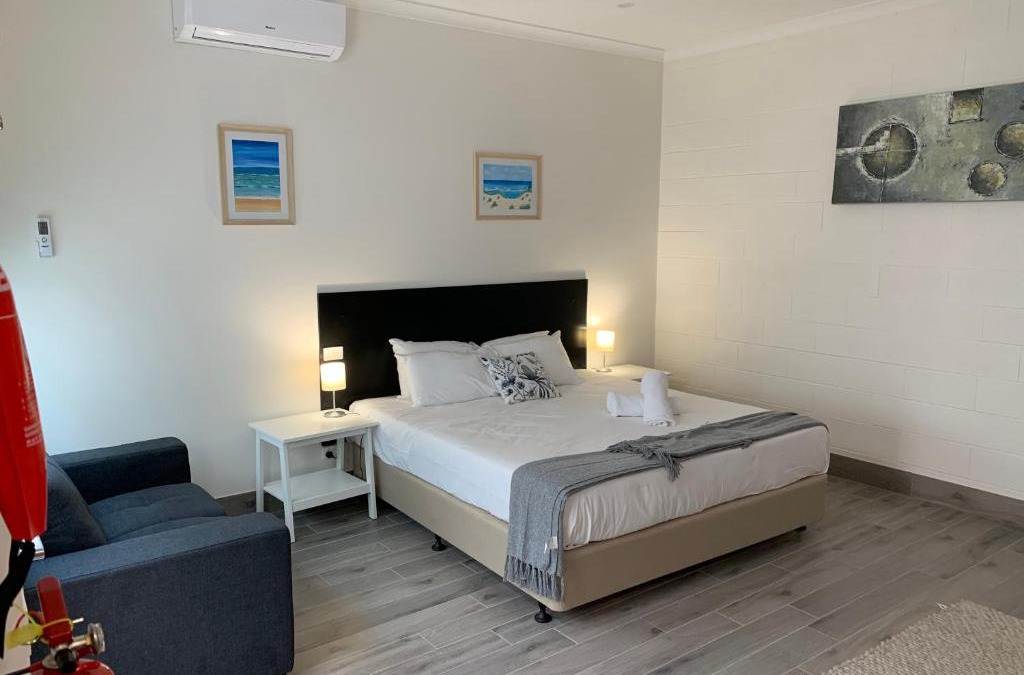 Golden Square Hotel | BENDIGO HIGH ST MOTEL - KING Beds