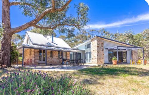 Emu Flat House | Benny's Retreat Luxury Bushland Escape