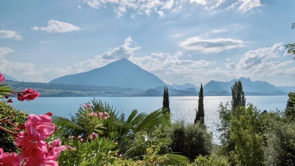 Merligen House | Berg- und Seepanorama im Berner Oberland Schweiz
