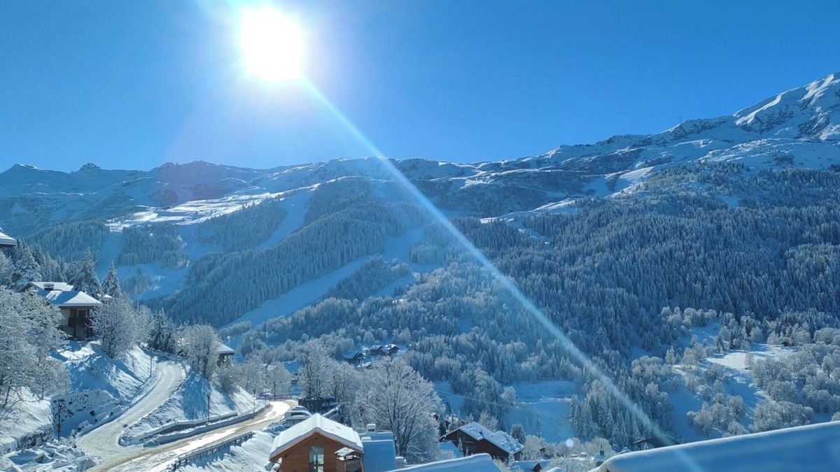 Meribel Apartment | Bergerie - 2 mn piste - 5 rooms cosy - large south-facing terrace