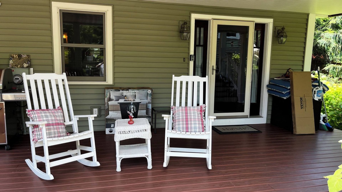 Hinsdale House | Berkshire Ashmere Lake lodging. Quiet room, Fantastic sunsets.