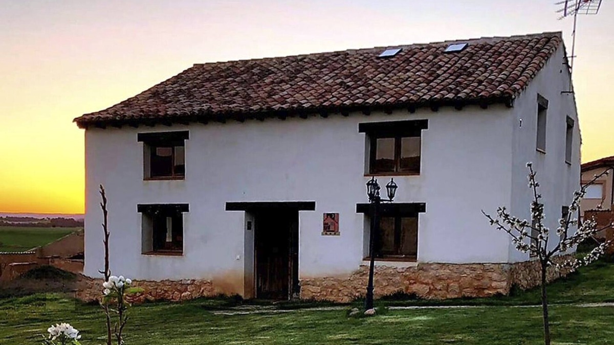Bayubas de Abajo Cottage | BERLANGA DE DUERO, CAÑÓN DE RÍO LOBOS BURGO DE OSMA, SAN BAUDELIO,