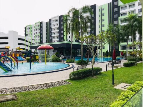 Kampung Kuala Pari Apartment | Bern's Homestay Manhattan Condo, Ipoh-GROUND FLOOR, POOLSIDE, FREE PARKING and WiFi