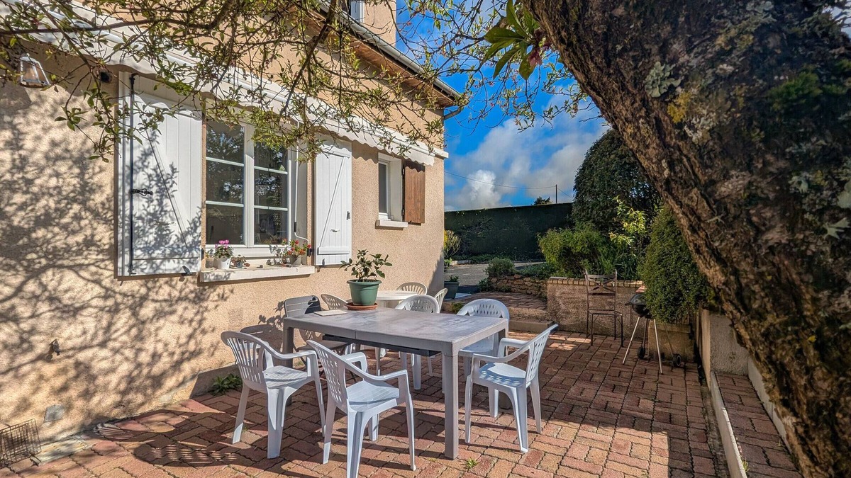 Chatillon-sur-Indre Bed & Breakfast | Berry Guest Rooms: Nature and Relaxation near Loire Castles
