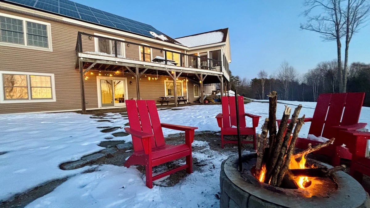 Guild House | Berry Mountain Lodge: Spacious 5-bedroom house close to skiing and Lake Sunapee