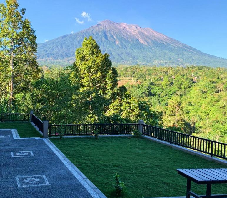 Menanga House | BESAKIH HOMESTAY