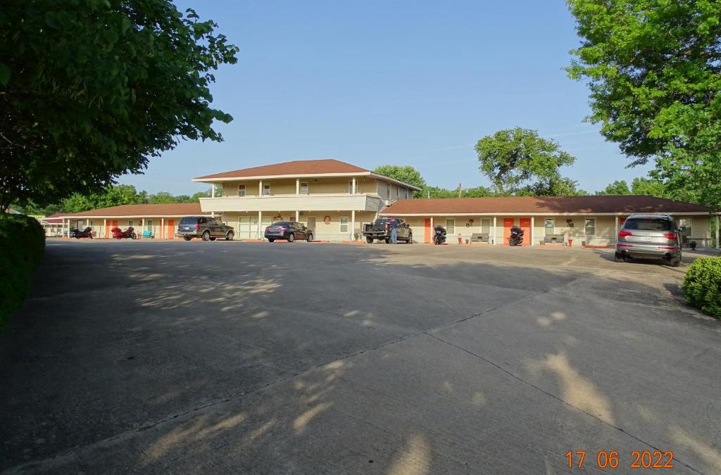 Carthage Hotel | Best Budget Inn