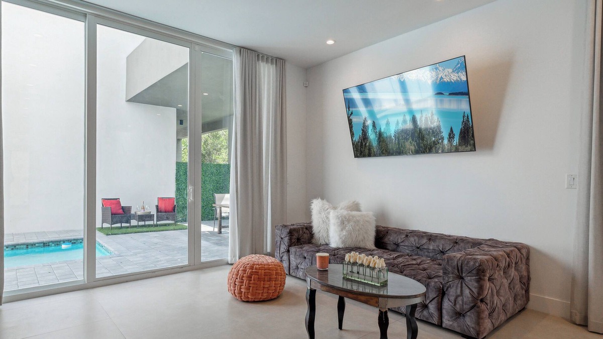 Coral Gables Section House | Best Charming 3-bedroom villa in welcoming Miami