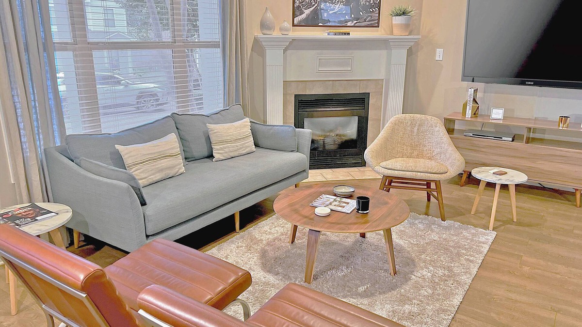 Oxford House | Best Deal in Oxford! 3 bed townhouse 1 mile from the Historic Square and Stadium