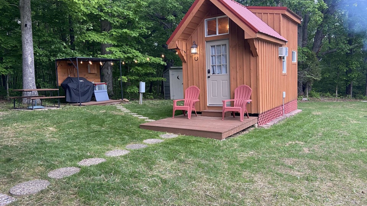 French Lick Cabin | Best Deal! TINY CABIN 5 STAR Clean- French Lick, IN -Private with VIEWS!