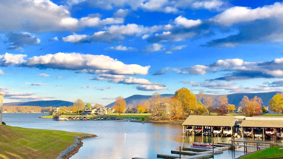 North Shore Condo | BEST FALL VIEW & LOCATION BERNARDS LANDING 2B-INDOOR POOL HOT TUB-OPEN