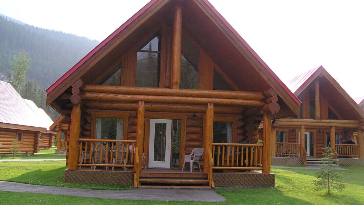 Golden House | Best in Class Deluxe Chalet - Cabin No. 18