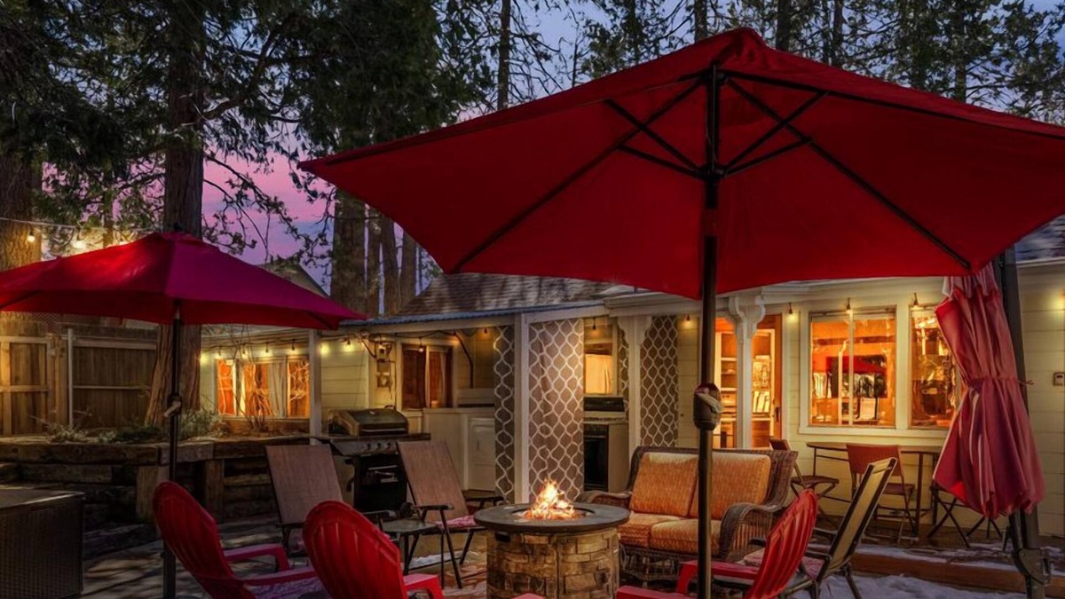 Idyllwild House | Best in town location private pro clean dogs ok kids play space fire pit loved!