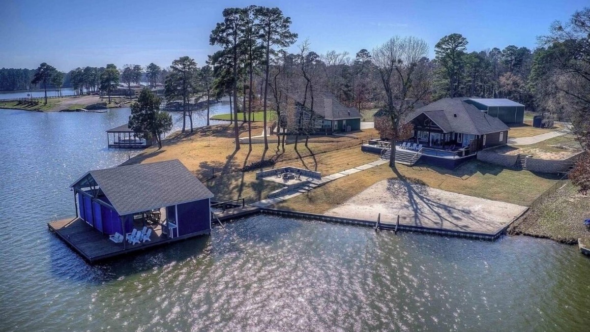 Dogwood House | BEST LAKEHOUSE IN EAST TEXAS !