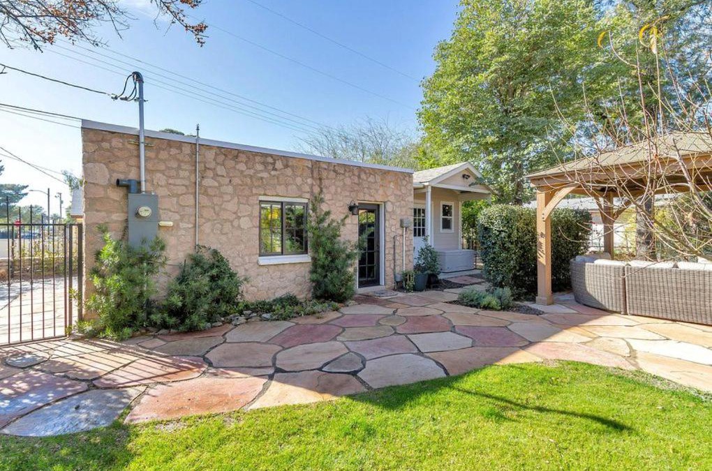 Encanto House | Best Little Guesthouse in Melrose! New Listing!