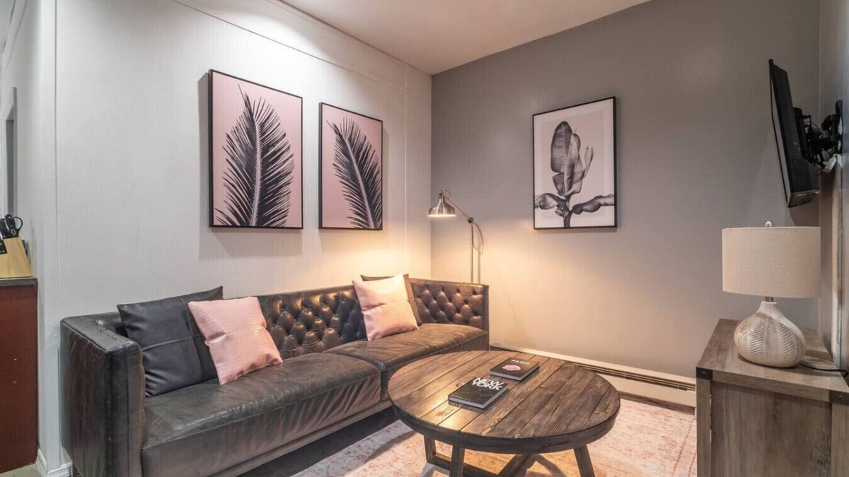 Garment District Apartment | Best Location! 3BR Apartment Near Empire State!