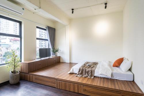 Lang Ha Apartment | Best Location - Garden in City - Egg Coffee Class