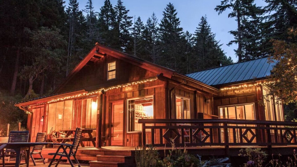 Oakridge Cabin | Best Location in Oakridge: Lake and Mountain Views