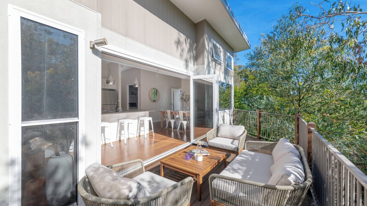 Murrays Beach House | Best of both worlds, Lake and beaches in beautiful Murrays Beach (Pet-Friendly)
