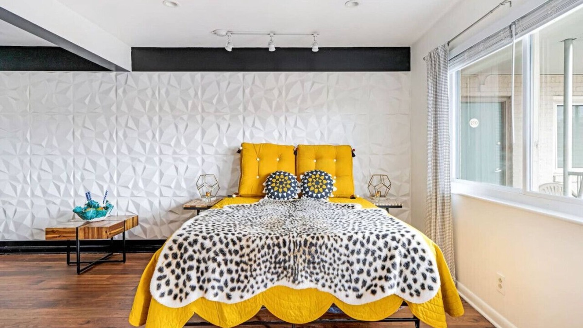 Berry Hill Condo | Best Of Nashville - Award Winning, Top Floor Studio and Pool