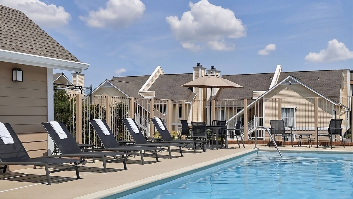 Gunter Afs Resort | Best Place to Stay in Montgomery! 3 Comfortable Units, Onsite Pool, Pets Allowed