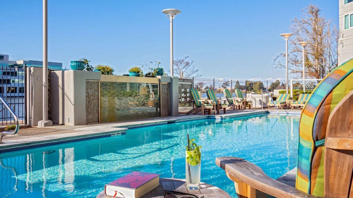 Redwood Shores Hotel | Best Place to Stay in San Francisco! Water View, Pet-friendly Property w/Pool