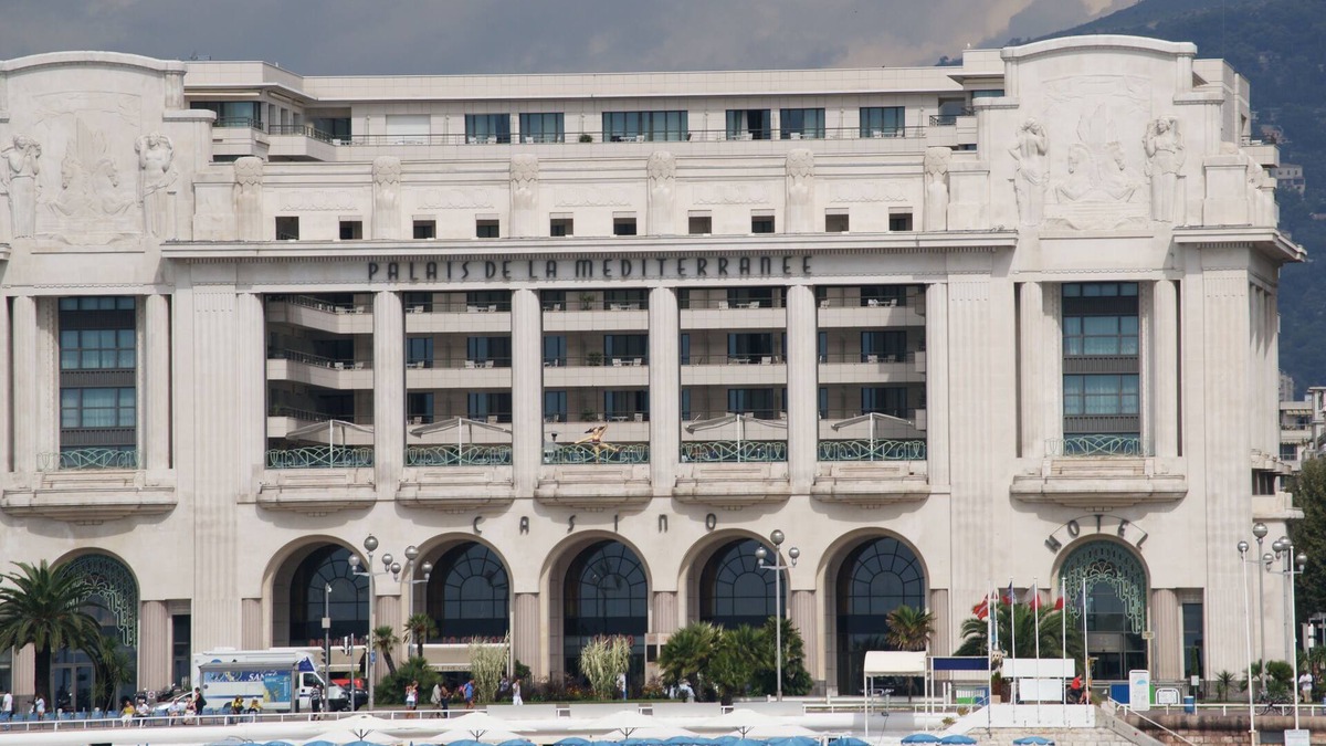 Carre d'Or Apartment | Best possible location! Most prestigious residence in Nice (Beach, center)