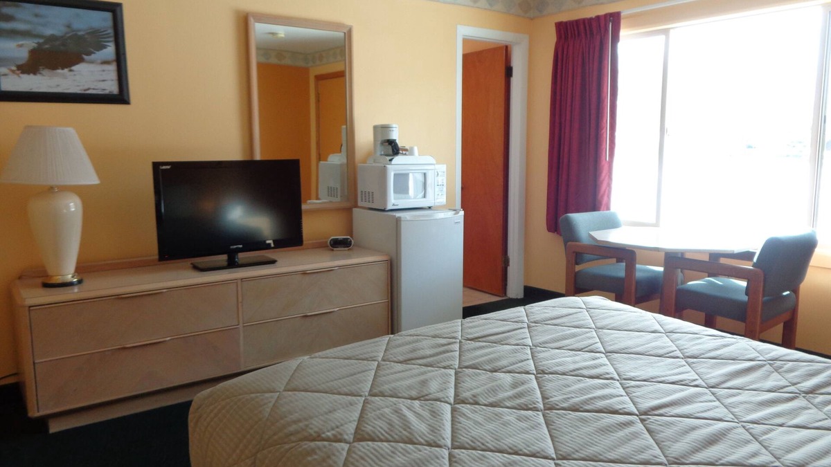 Gunnison Hotel | Best Private Room Near Downtown