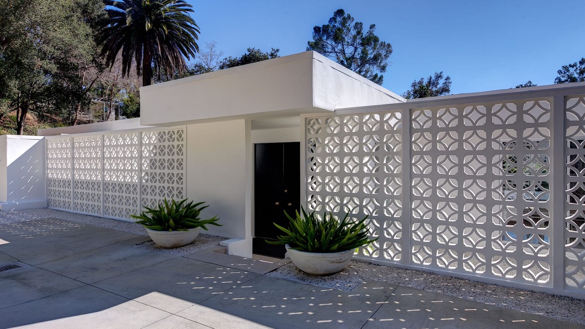 South Arroyo House | BEST ROSE PARADE LOCATION