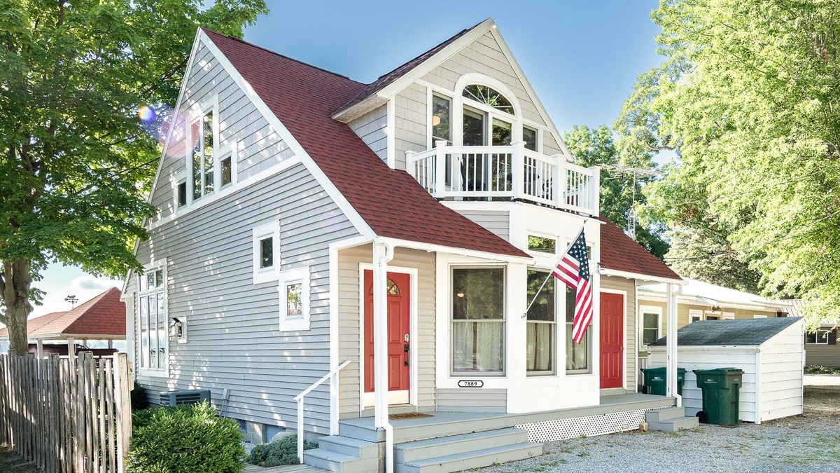 Russells Point House | Best Sunsets on Indian Lake. Perfect for fall & winter escapes! Close to skiing.