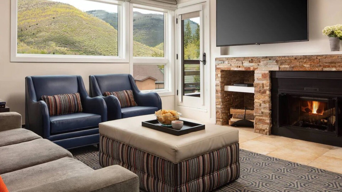 Highland Meadows Apartment | Best time of the year to sky ! Great opportunity Streamside at Vail - Douglas