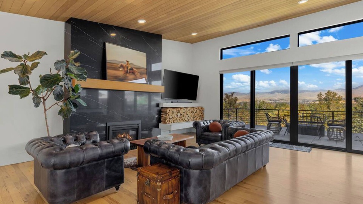 Central Rim Villa | BEST VIEW IN BOISE/SAUNA/HOT TUB/CENTRAL/4BR/SLEEPS 10/LUX