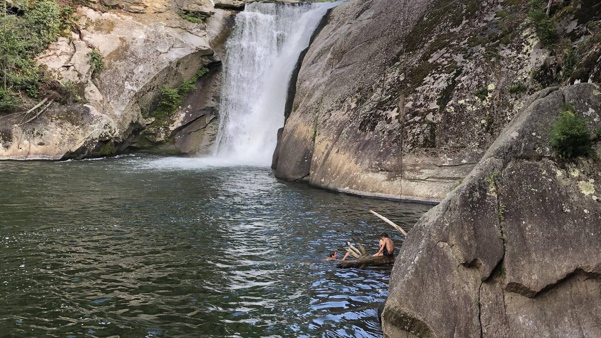 Southcrest Condo | BEST VIEWS⛰& LOCATION-WALK to RESTAURANTS/FRED’s 🛒/SLOPES⛷ & sledding hill🛷