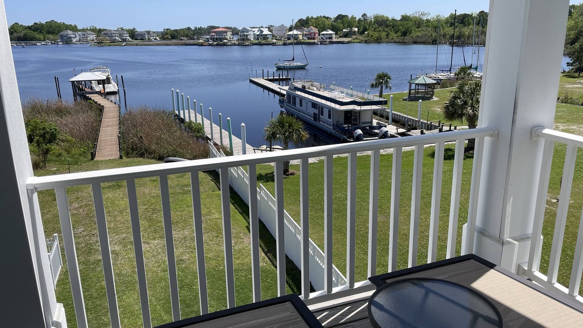 Jacksonville House | Best Waterfront View in Jacksonville, NC