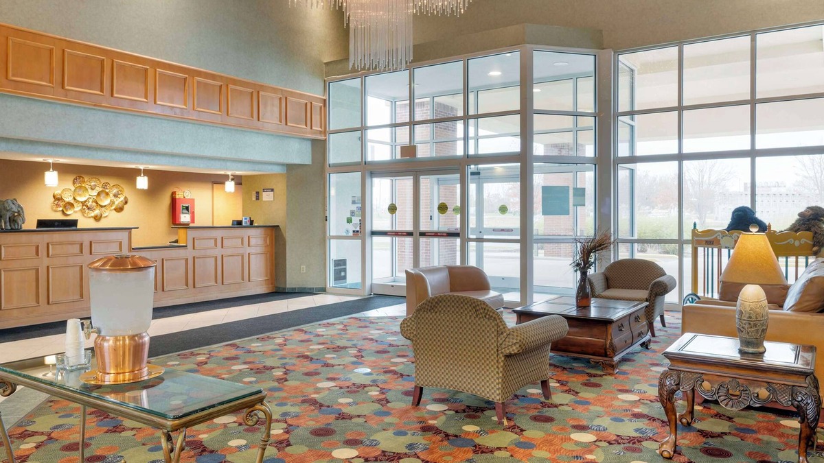 Peru Hotel | Best Western Circus City Inn